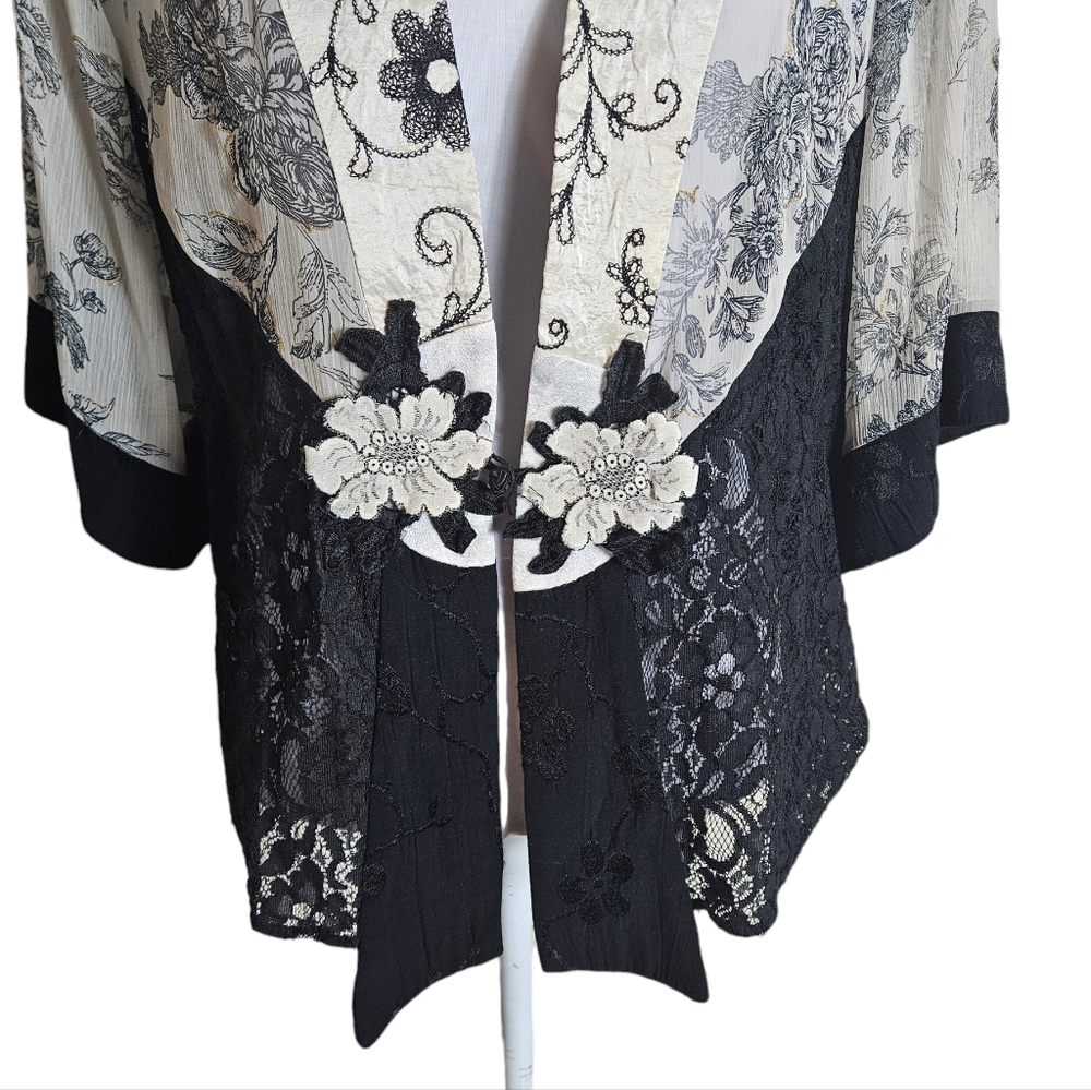 Vintage Spencer Alexis Black White Floral Lace Mixed Media Kimono Jacket Size XL - Picture 4 of 16